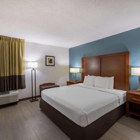 Travelodge By Wyndham Brooklyn Center Exteriér fotografie