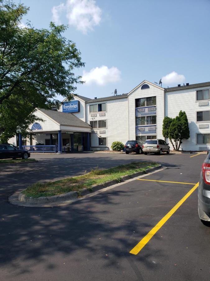 Travelodge By Wyndham Brooklyn Center Exteriér fotografie