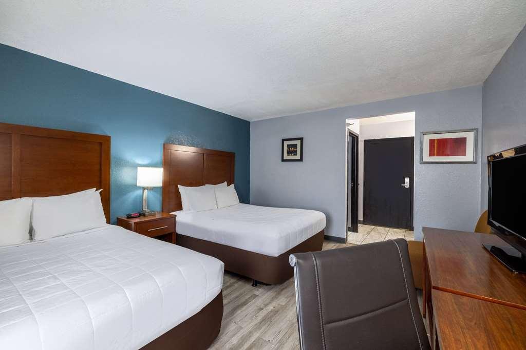 Travelodge By Wyndham Brooklyn Center Pokoj fotografie