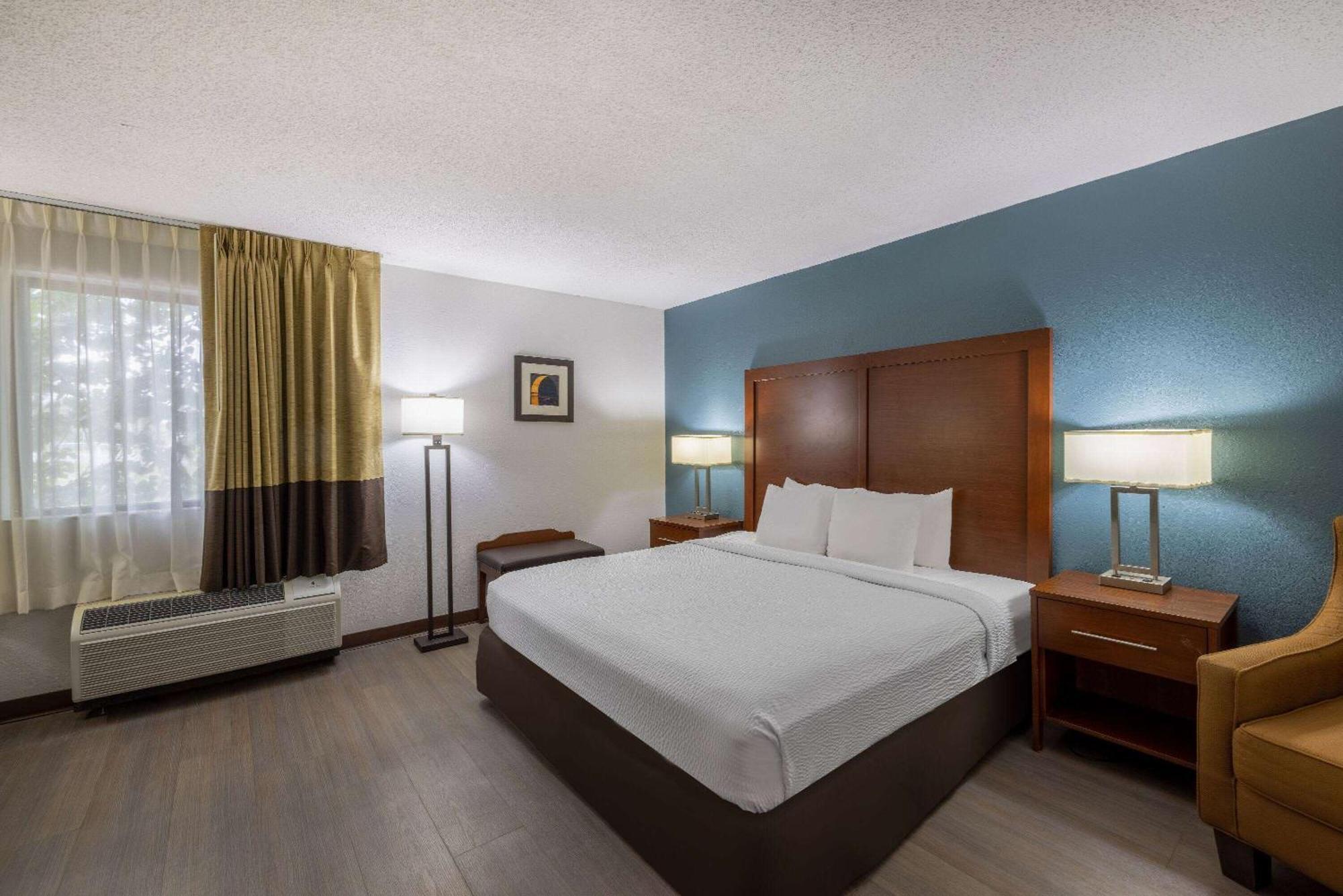 Travelodge By Wyndham Brooklyn Center Exteriér fotografie