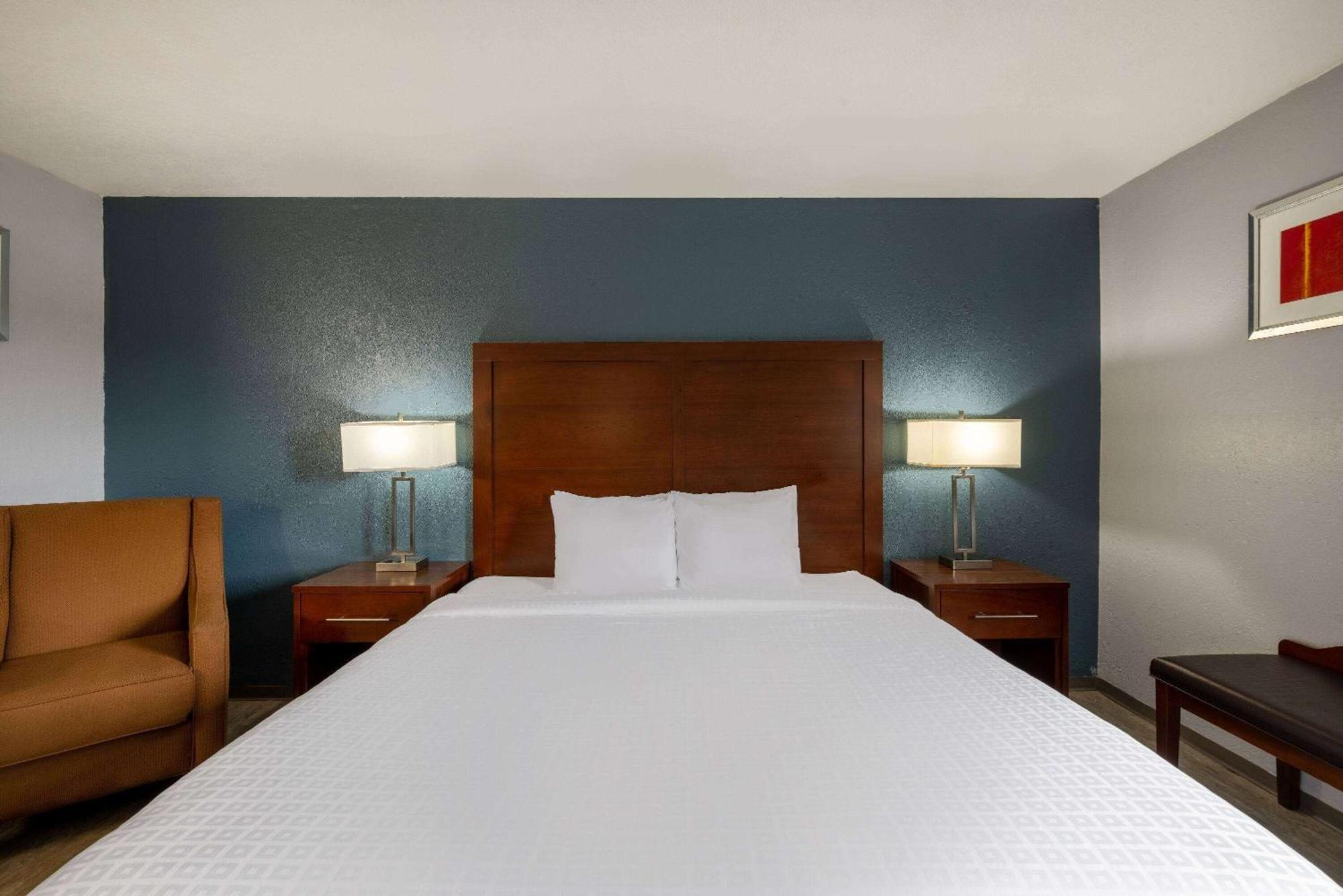 Travelodge By Wyndham Brooklyn Center Exteriér fotografie