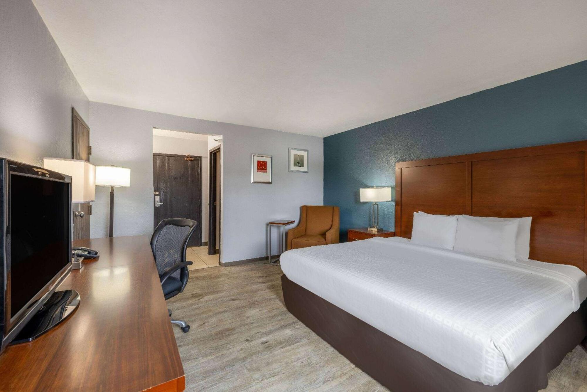 Travelodge By Wyndham Brooklyn Center Exteriér fotografie