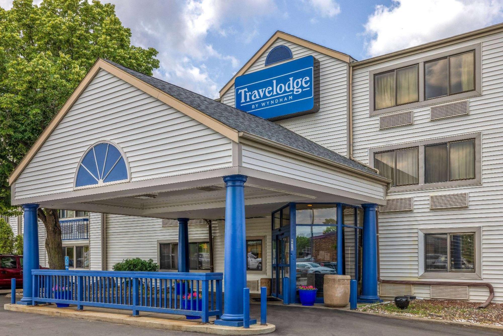 Travelodge By Wyndham Brooklyn Center Exteriér fotografie